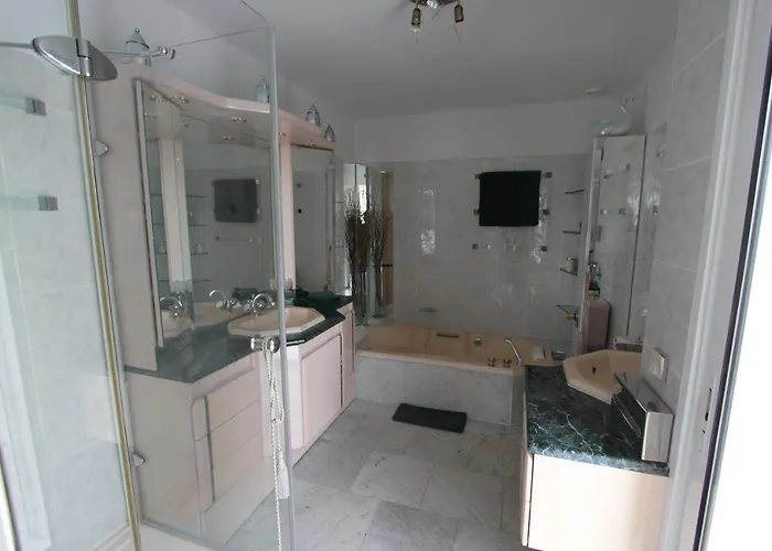 Hamman Sauna Piscine 9 * Juan-les-Pins