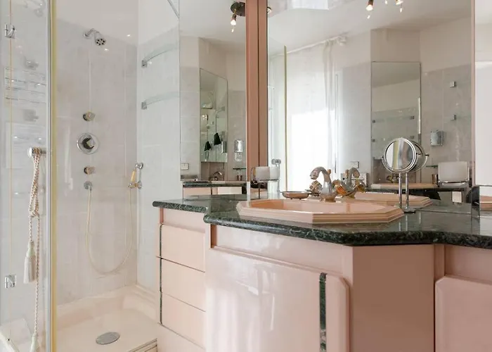 Hamman Sauna Piscine 9 * Juan-les-Pins