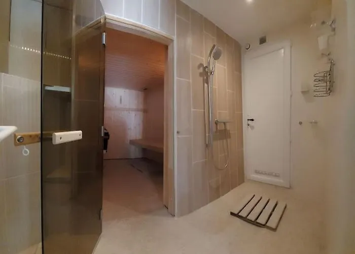 Hamman Sauna Piscine 9 *